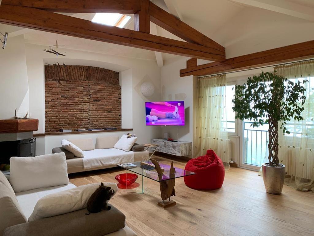 The Cherry Garden House Loft Lusso Apartment Брунате Екстериор снимка